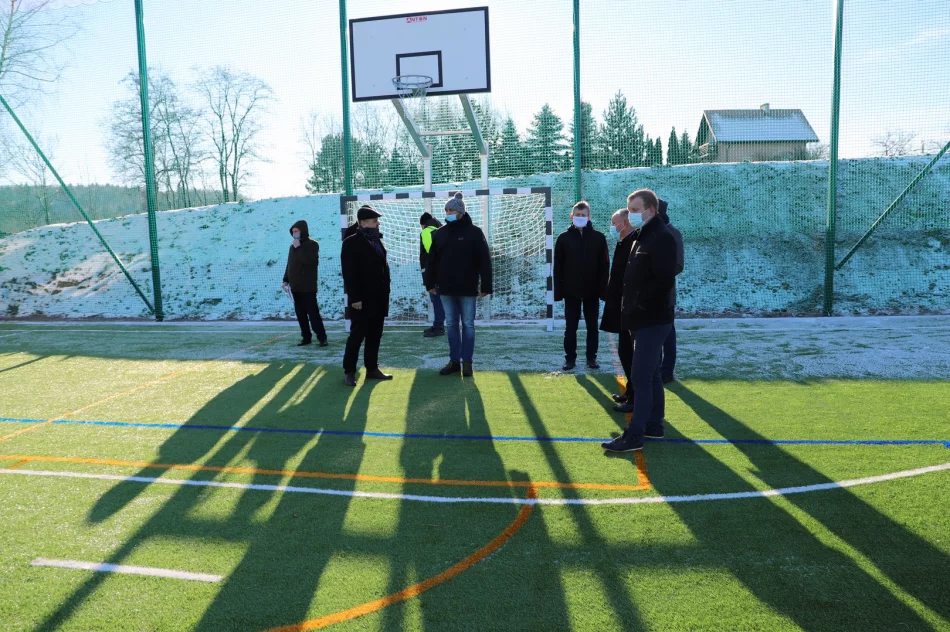 Przebudowa boiska sportowego w Starym Rybiu zakończona - zdjęcie 12