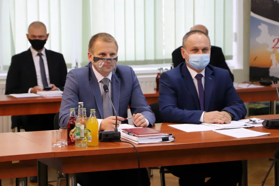 Obradowała XVI sesja Rady Gminy Limanowa - zdjęcie 7