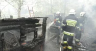 Biczyce Dolne – pożar wiaty i garażu - zdjęcie 4