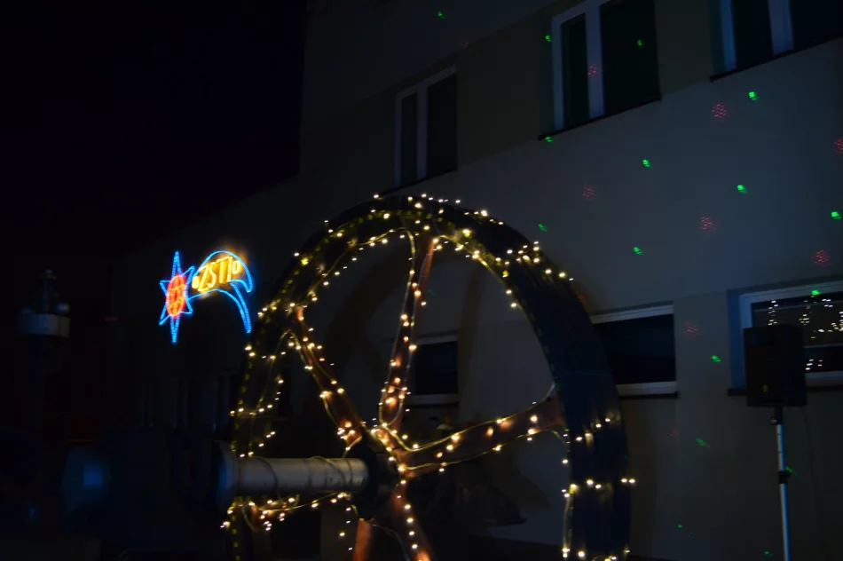 W ZSTI rozpalili świąteczną radość - zdjęcie 8