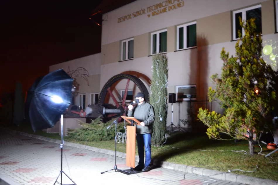 W ZSTI rozpalili świąteczną radość - zdjęcie 9