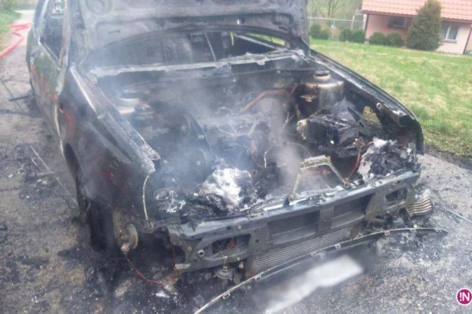 Królowa Polska – pożar samochodu osobowego - zdjęcie 3