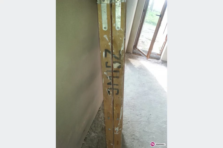 Spłoszeni złodzieje porzucili swoją drabinę. Poznajesz jej oznaczenia? - zdjęcie 2