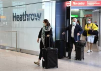 Polska wstrzymuje loty z Wielkiej Brytanii. Testy dla osób, które już wróciły - zdjęcie główne