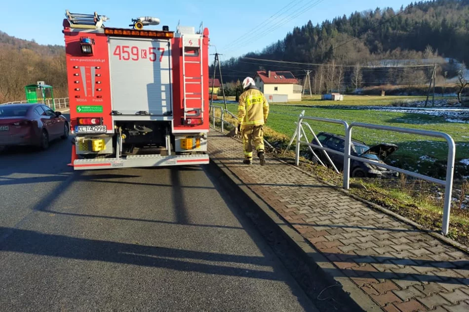 Samochód wypadł z drogi - zdjęcie 3