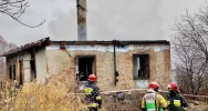 Pożar budynku - w pogorzelisku znaleziono ciało - zdjęcie 4