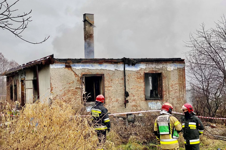 Pożar budynku - w pogorzelisku znaleziono ciało - zdjęcie 4