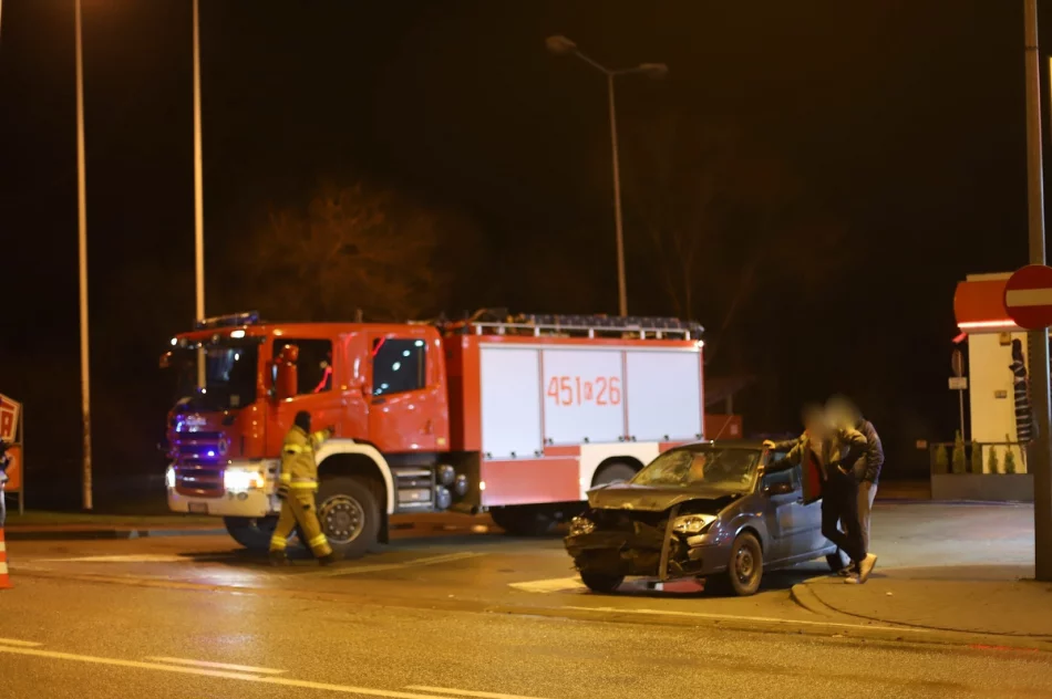 Zderzenie samochodów na ulicy Krakowskiej - zdjęcie 2