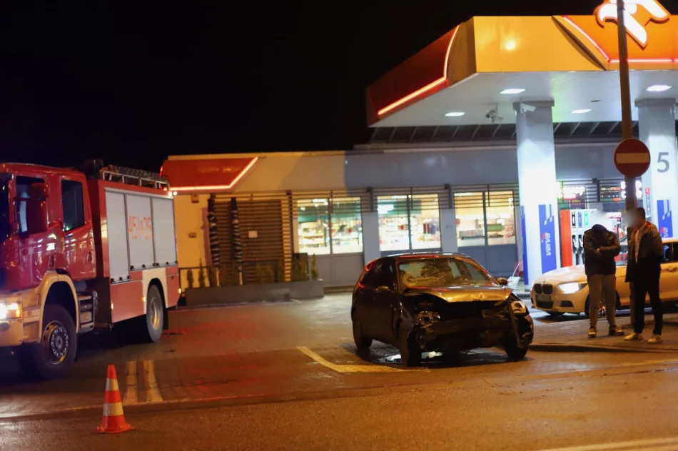 Zderzenie samochodów na ulicy Krakowskiej - zdjęcie 3