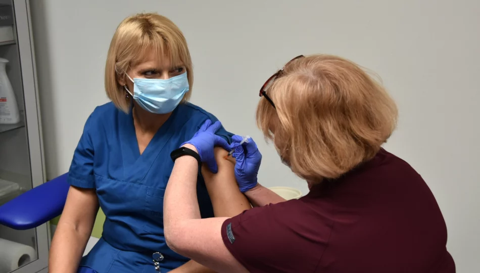 Pierwsza osoba w Małopolsce zaszczepiona przeciwko COVIID-19 - zdjęcie 1