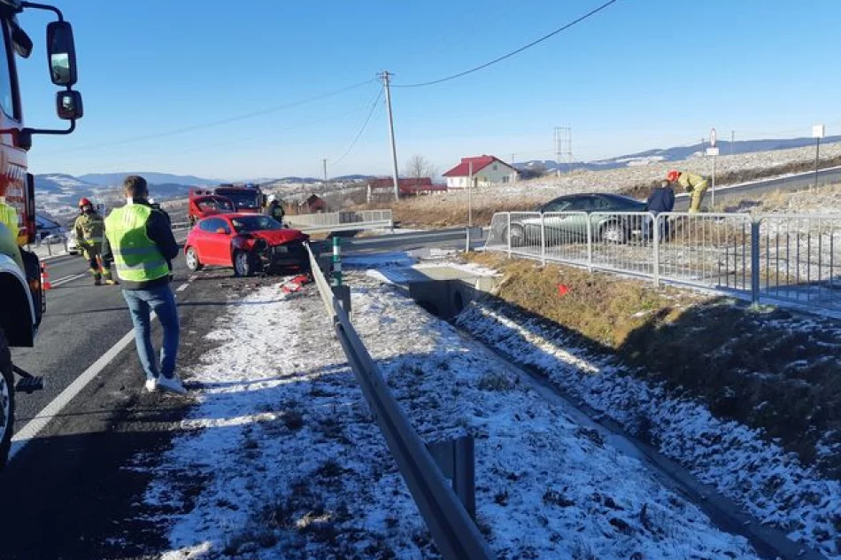 Zderzenie dwóch pojazdów na "krajówce" - zdjęcie 3