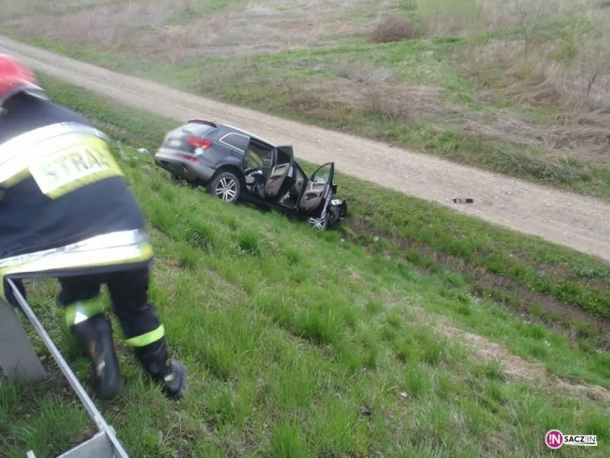 Stary Sącz – samochód osobowy wypadł z drogi