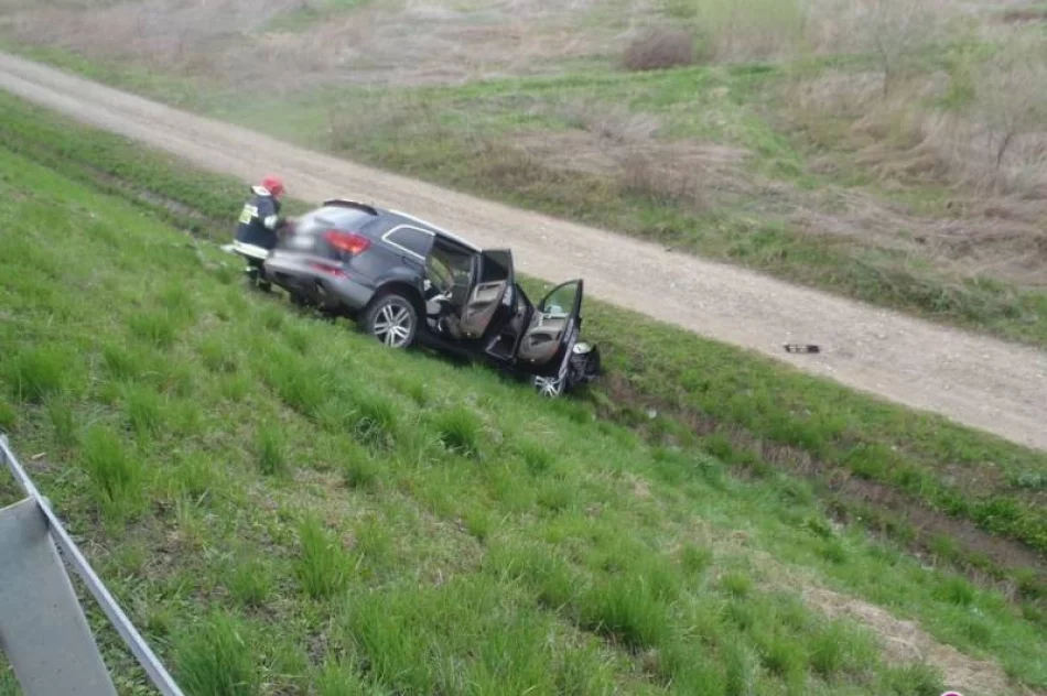 Stary Sącz – samochód osobowy wypadł z drogi - zdjęcie 3