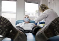 Nowe dane Ministerstwa Zdrowia. Rekord zakażeń w Anglii. Co z amantadyną? - zdjęcie główne