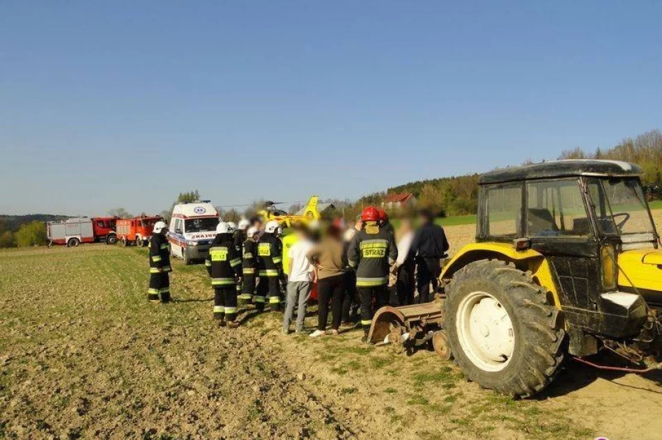 Witowice Dolne - człowiek przygnieciony przez ciągnik - zdjęcie 3