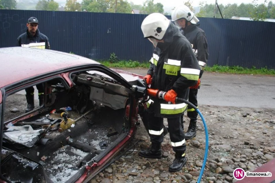 Uczą się gasić pożary i wydobywać poszkodowanych - zdjęcie 2