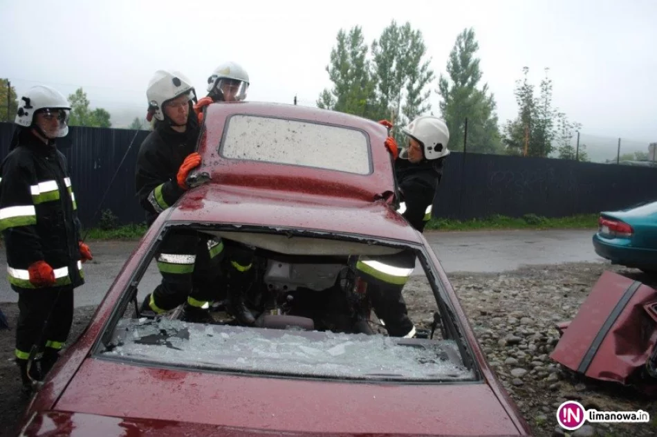 Uczą się gasić pożary i wydobywać poszkodowanych - zdjęcie 3