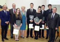 Starosta nagrodził najlepszych uczniów - zdjęcie główne
