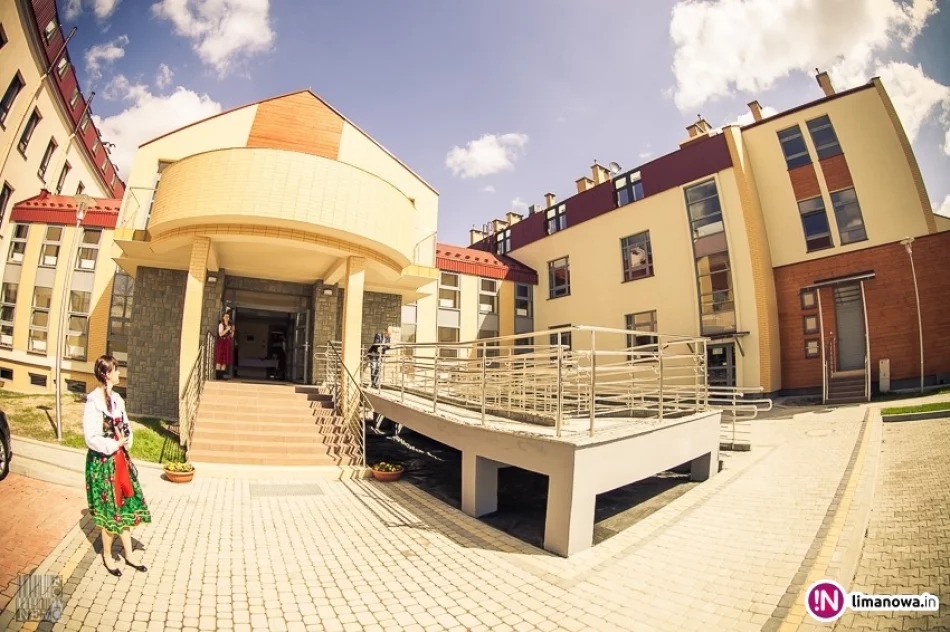 Oddano nową część DPS w Szczyrzycu. Koszt 12,1 mln zł - zdjęcie 2