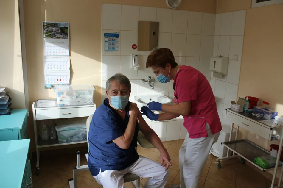 Pierwsi limanowscy medycy zaszczepieni przeciwko COVID-19 - zdjęcie 6