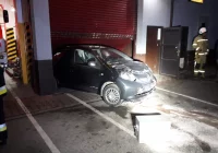 Auto wjechało w remizę - zdjęcie główne