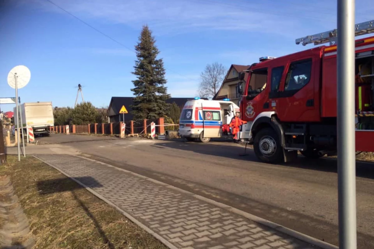 Kierujący jednośladem doprowadził do zderzenia z ciężarówką