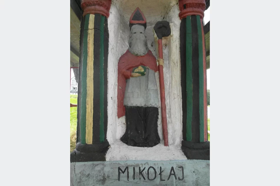 Kolejna kapliczka odzyskała dawny blask - zdjęcie 2