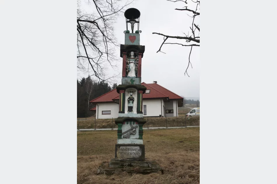 Kolejna kapliczka odzyskała dawny blask - zdjęcie 3