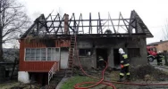 Spłonął budynek gospodarczych - pożar gasiło 40 strażaków - zdjęcie 2