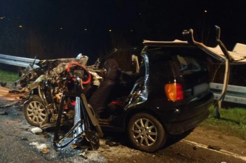 Tragiczne zderzenie z busem w Piwnicznej. Zginęła jedna osoba - zdjęcie 4