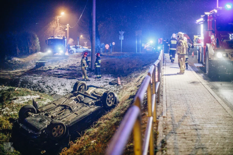 Dachował samochód osobowy - zdjęcie 6