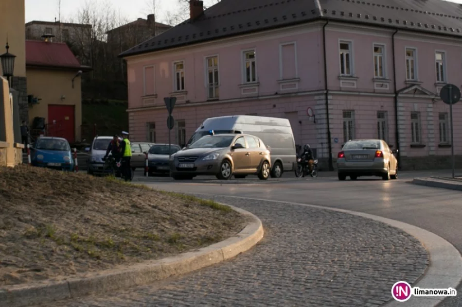 Kontrole trzeźwości na środku ronda - zdjęcie 2