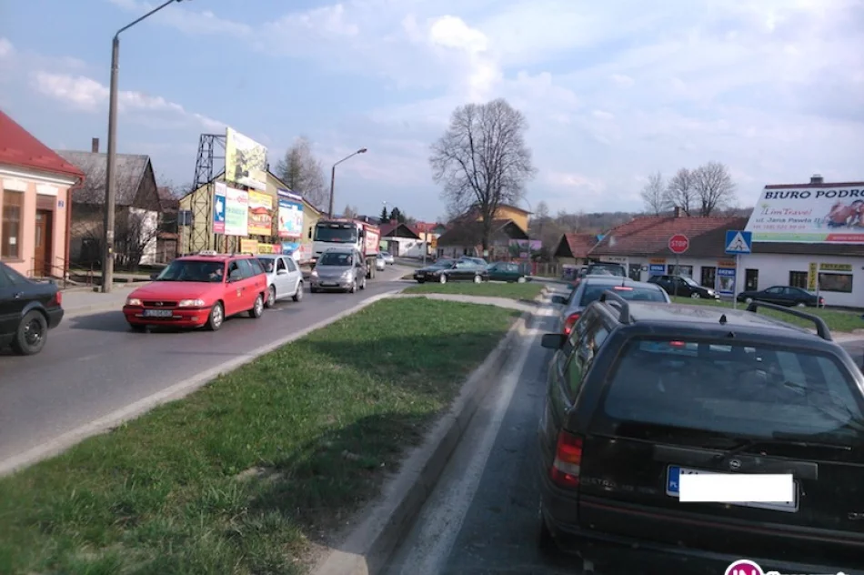 Kolejny dzień korków. Remont krótkiego odcinka drogi ciągnie się od miesięcy - zdjęcie 3