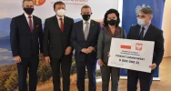 21 mln zł dla lokalnych samorządów. Wicewojewoda wręczył symboliczne czeki - zdjęcie 4