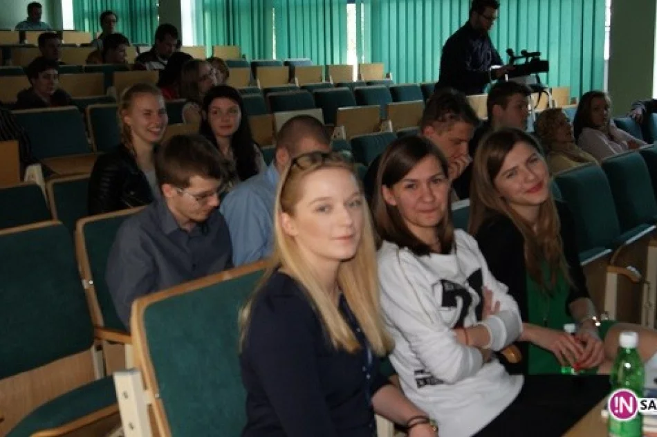 Pawłowski opowiada młodzieży bajkę - zdjęcie 2