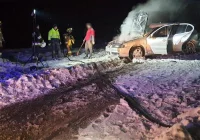 Zwarcie instalacji przyczyną pożaru samochodu - zdjęcie główne