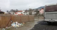 'Prywatny dworzec' i sterta śmieci - zdjęcie 2