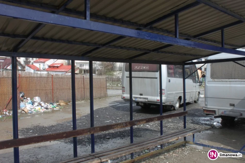 'Prywatny dworzec' i sterta śmieci - zdjęcie 3