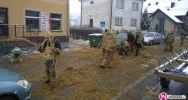 Dziadom Śmiguśnym pogoda nie przeszkodziła - jest bardzo wesoło (foto i video) - zdjęcie 2