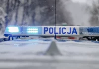 Dwie osoby trafiły do szpitala po zderzeniu aut - zdjęcie główne