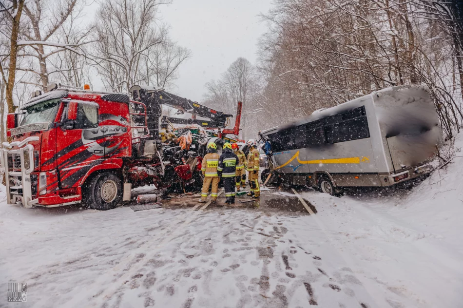 Sprawa zderzenia autobusu i ciężarówki będzie miała finał w sądzie - zdjęcie 3