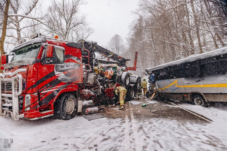 Sprawa zderzenia autobusu i ciężarówki będzie miała finał w sądzie - zdjęcie 10