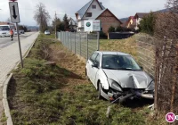 Zderzenie trzech aut na DW 968. Jedna osoba została ranna - zdjęcie główne