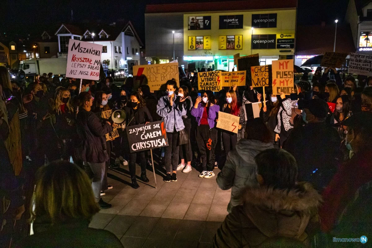 Policja skierowała do sądu wniosek o ukaranie nastolatki, która zorganizowała "strajk kobiet" w Limanowej
