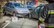Zderzenie dwóch osobówek na DK28. Jedna osoba ranna - zdjęcie 2