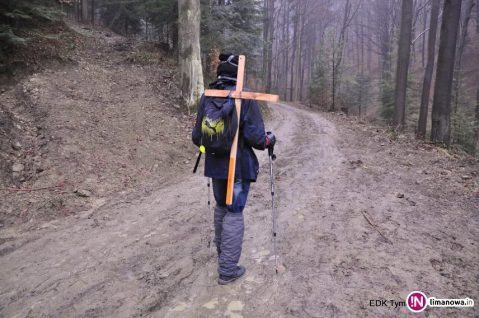 220 uczestników Ekstremalnej Drogi Krzyżowej - zdjęcie 4