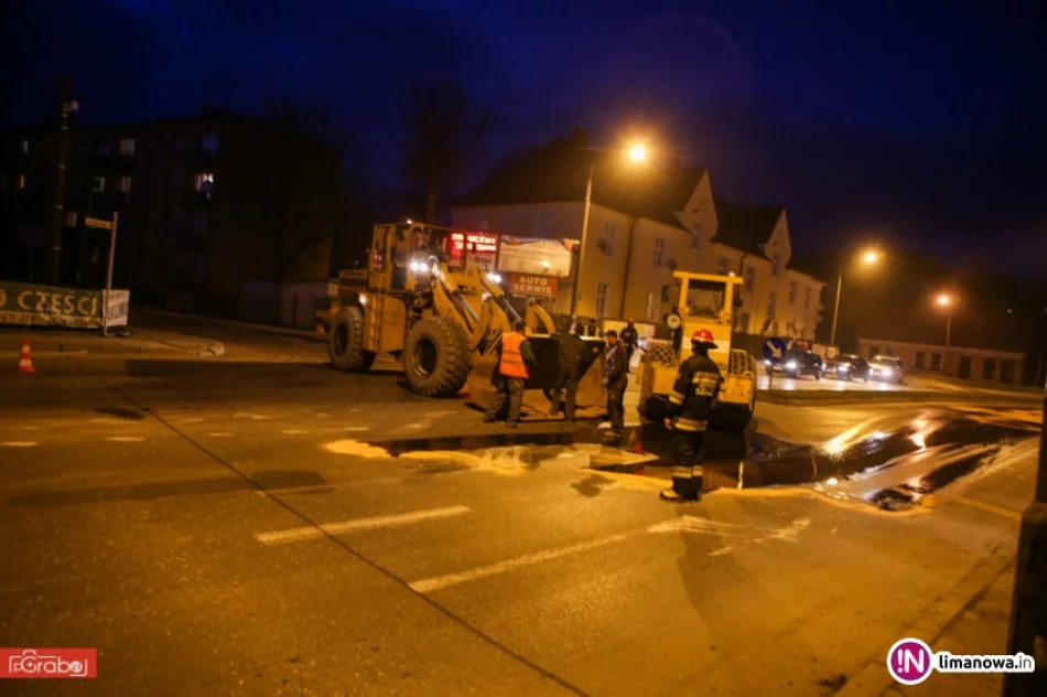 Awaria walca drogowego - olej rozlany na drodze - zdjęcie 4