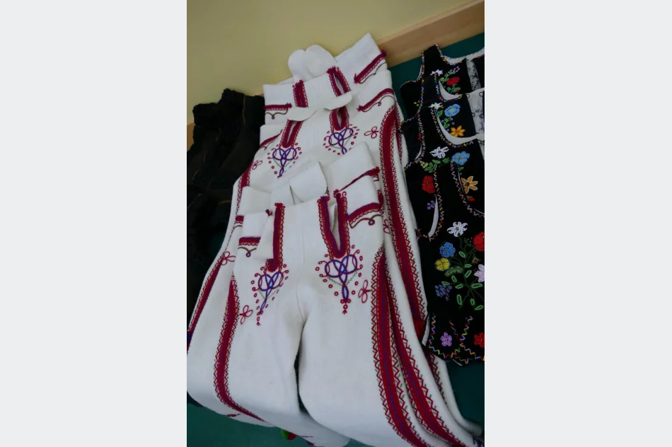 Dziecięcy zespół regionalny otrzymał nowe stroje dzięki głosowaniu mieszkańców - zdjęcie 4