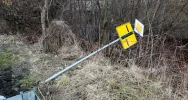 Wyrwali znaki drogowe - zdjęcie 2