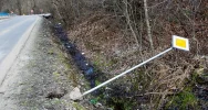 Wyrwali znaki drogowe - zdjęcie 3